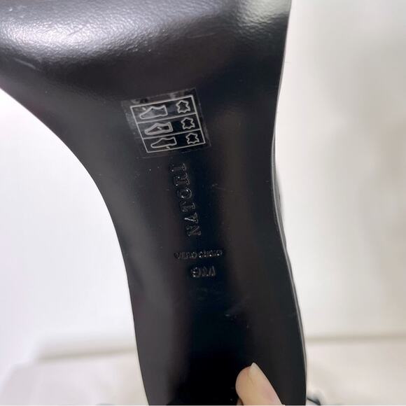 NATORI Glow Suede Black Sandal Size 9 EUC - Picture 6 of 8